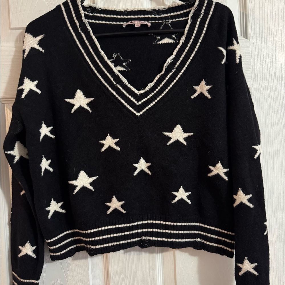 Elegant Starry Black and White V-Neck Sweater